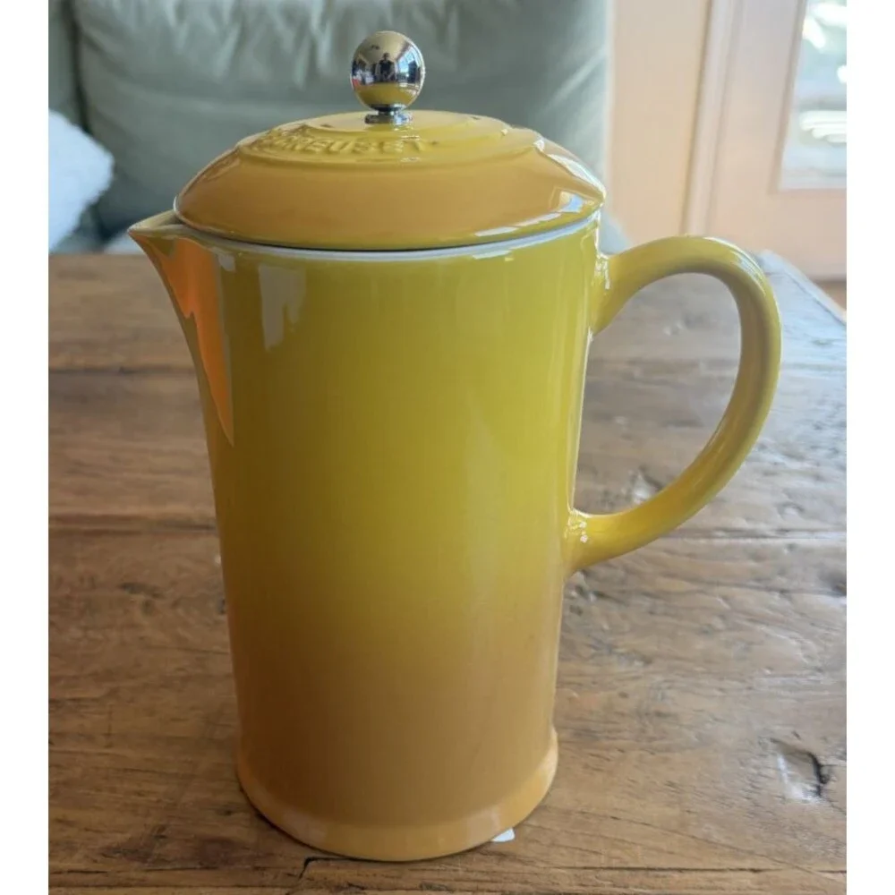 Le Creuset Stoneware 34 oz 1 Liter Coffee Pot French Press Nectar Yellow NEW